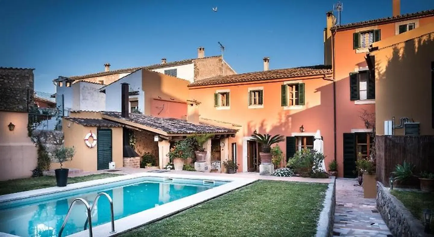 Petit Hotel Alaro EXTERIOR
