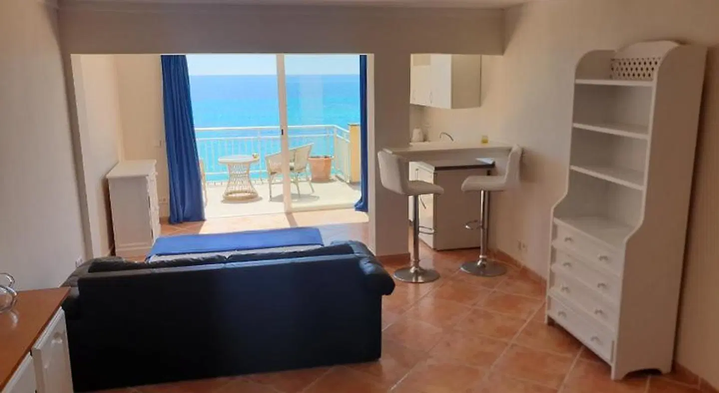Amena Mar ROOM_EXAMPLE