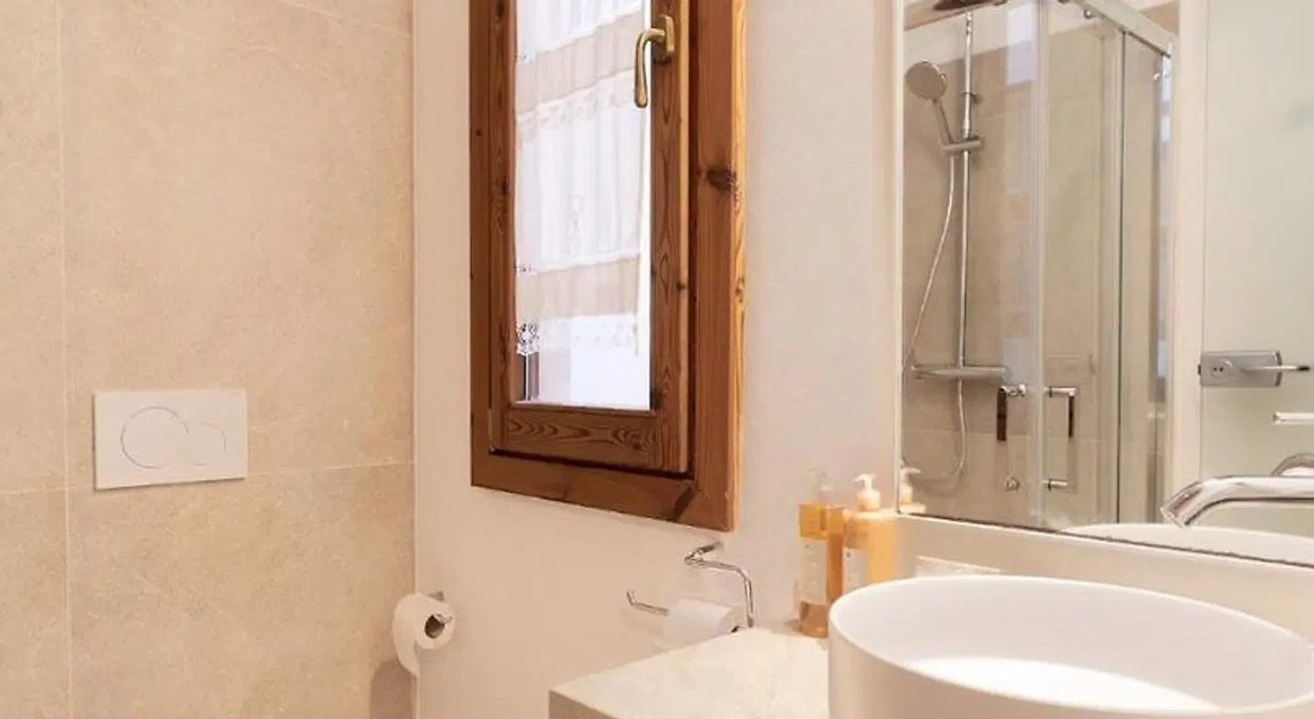 Hotel Ramón Llull Badezimmer