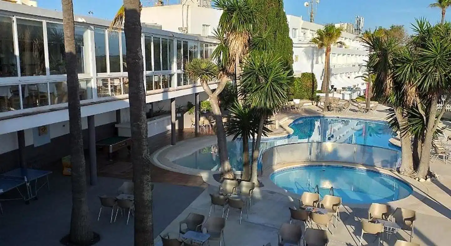 Flipflop Cala Mandia Terrasse