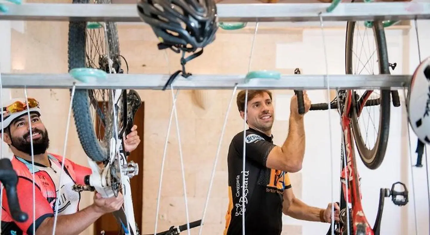Curolla SPORTS_AND_LEISURE