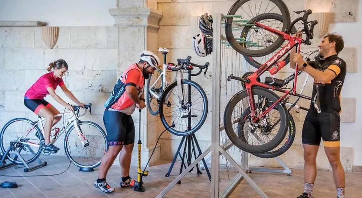 Curolla SPORTS_AND_LEISURE