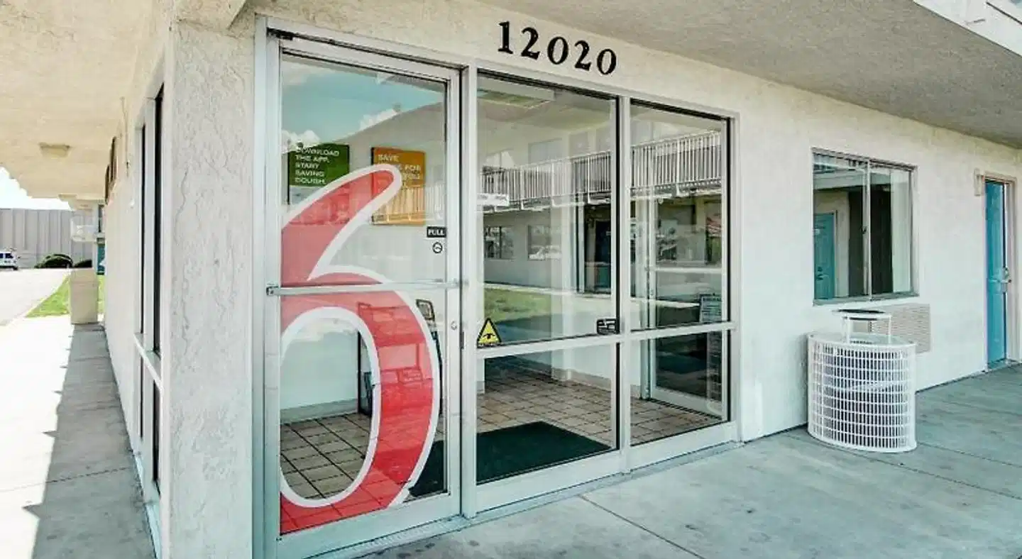 Motel 6 Denver, CO - Airport Hallenbad