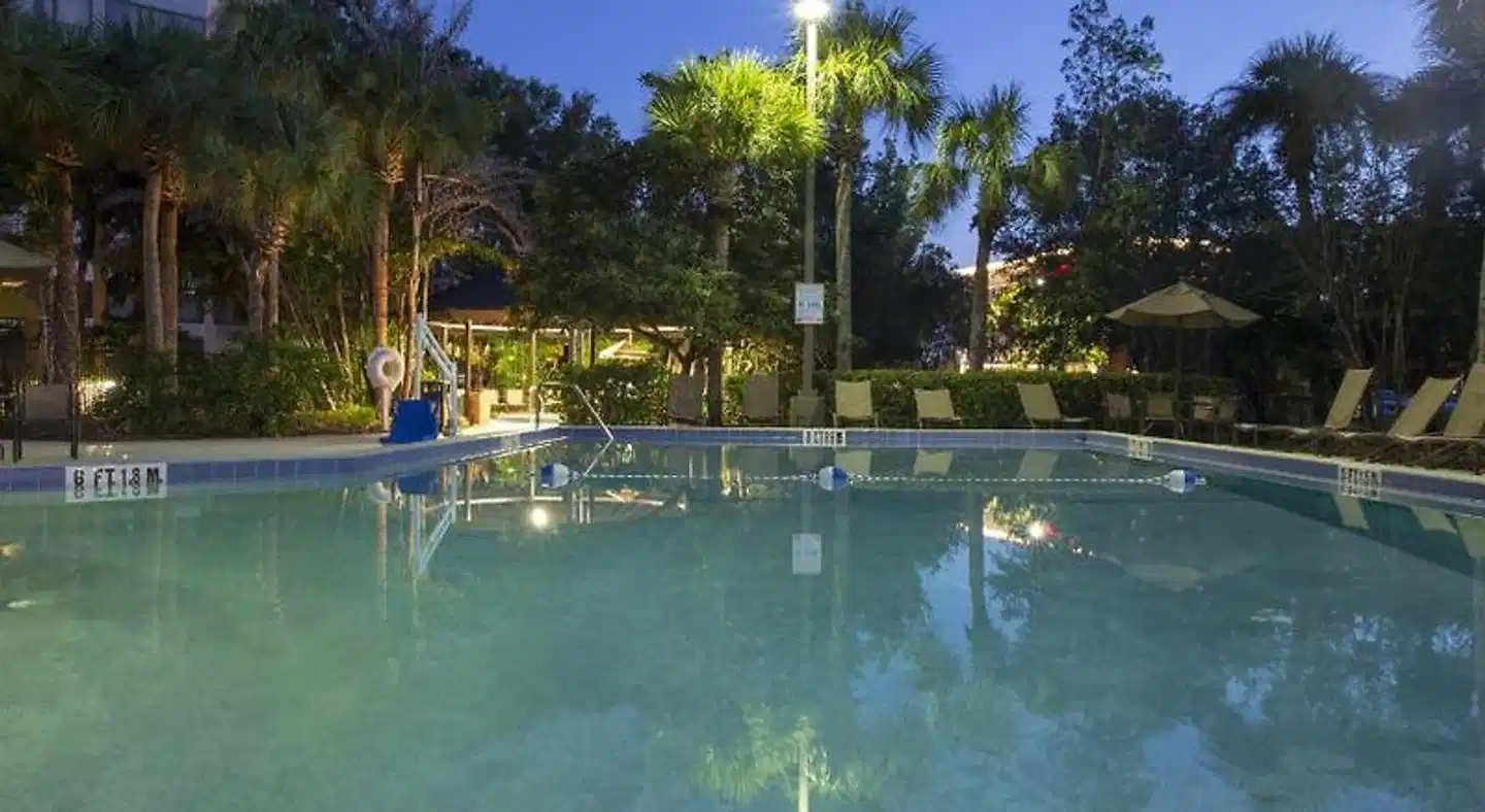 Holiday Inn Orlando-International Airport Pool