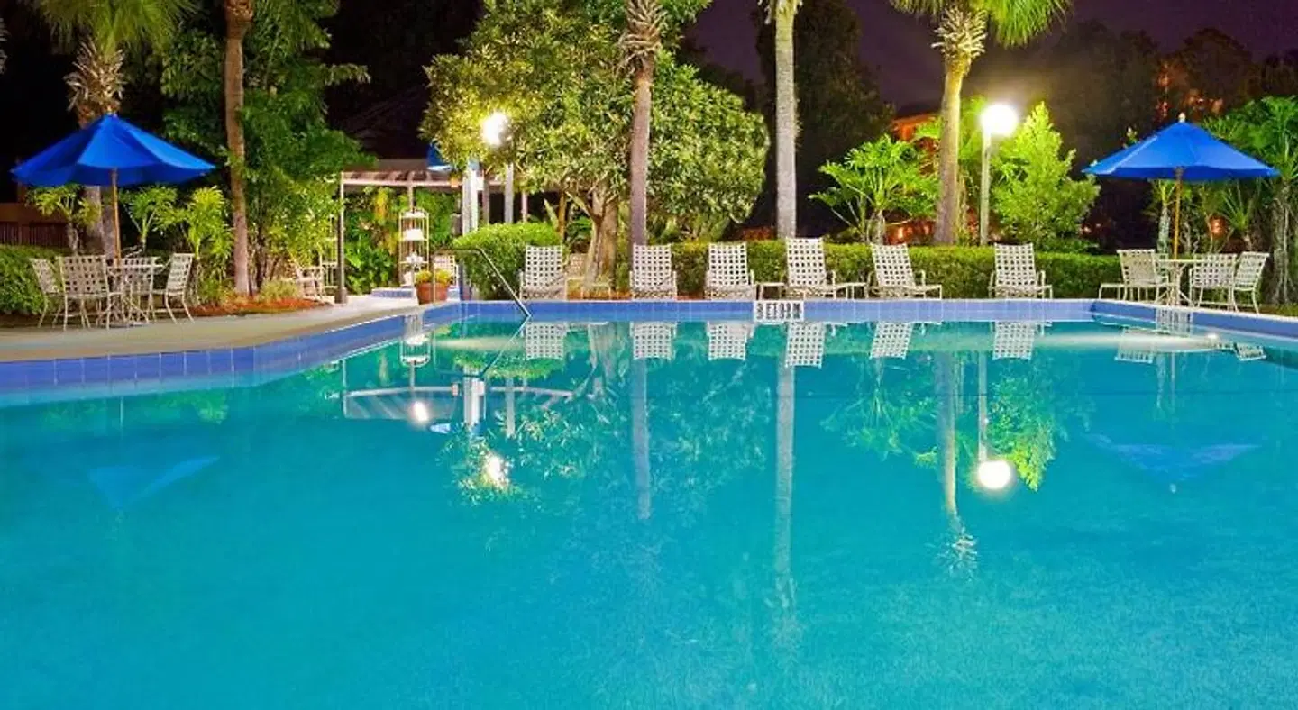 Holiday Inn Orlando-International Airport by IHG OUTDOOR_POOL
