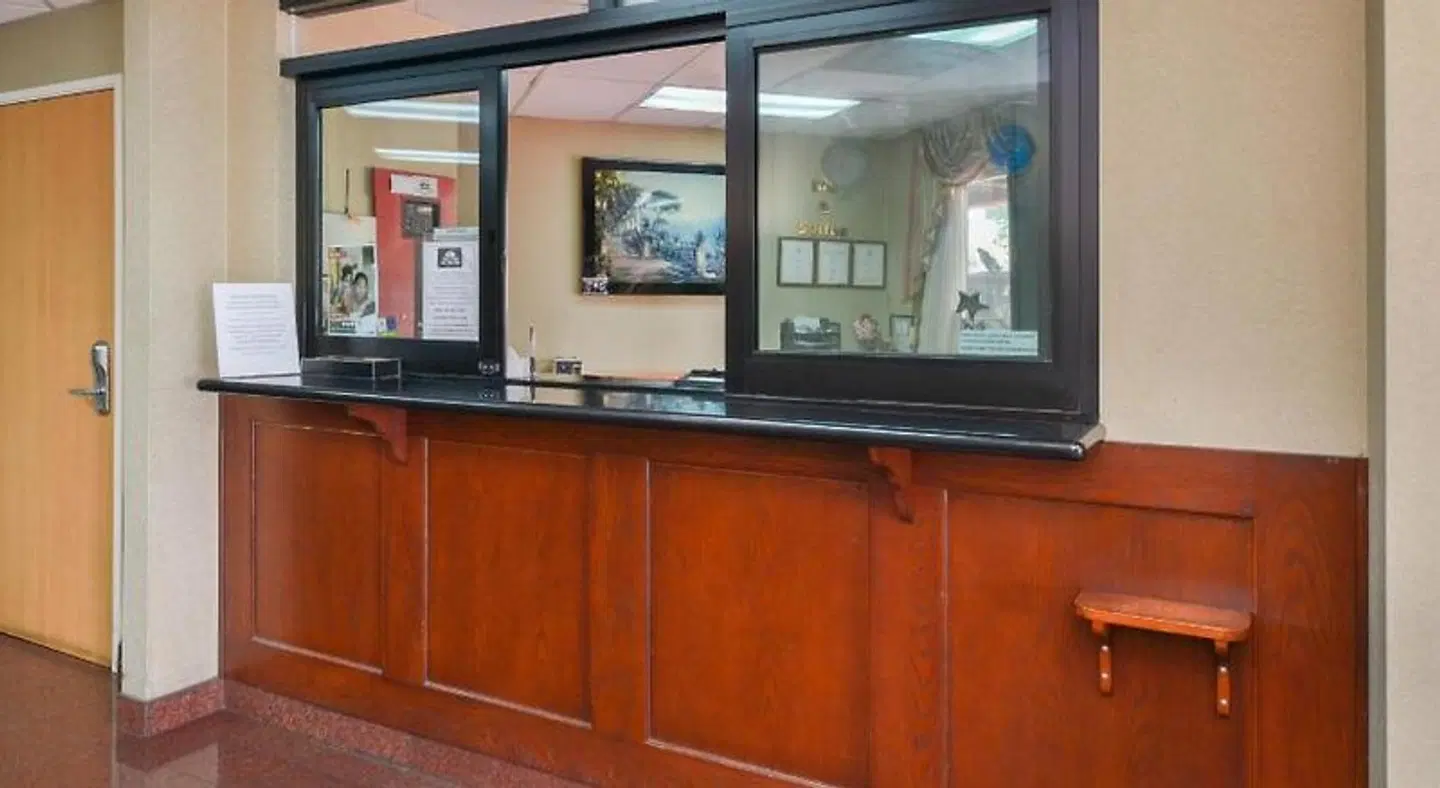 H3 Inn & Suites SPORTS_AND_LEISURE