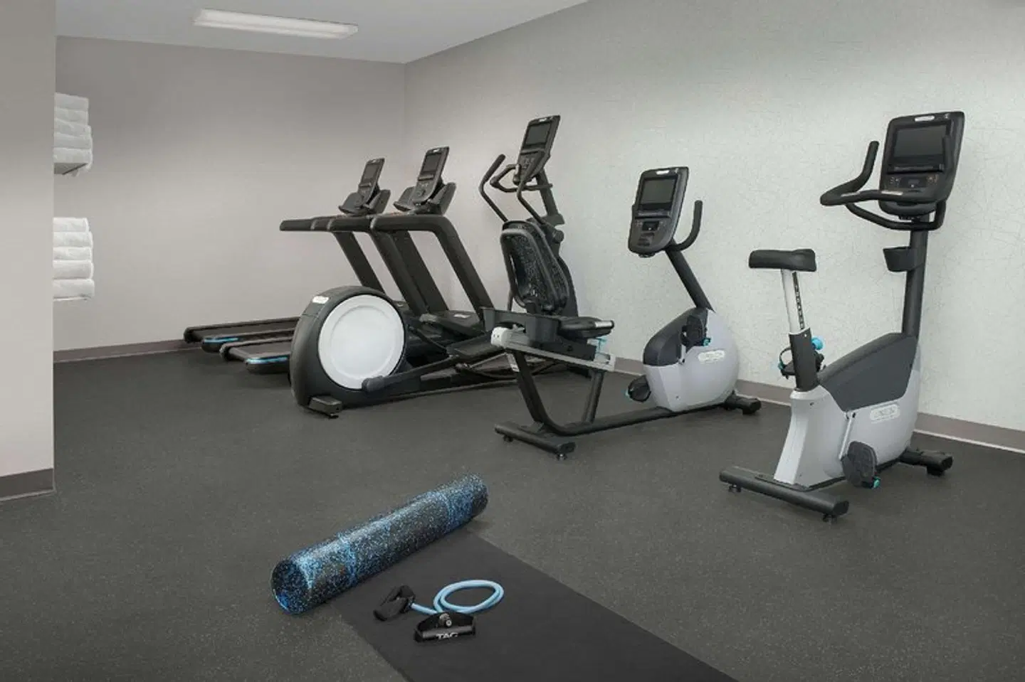 Country Inn & Suites by Radisson, Seattle-Tacoma Intern. Airport, WA SPORTS_AND_LEISURE
