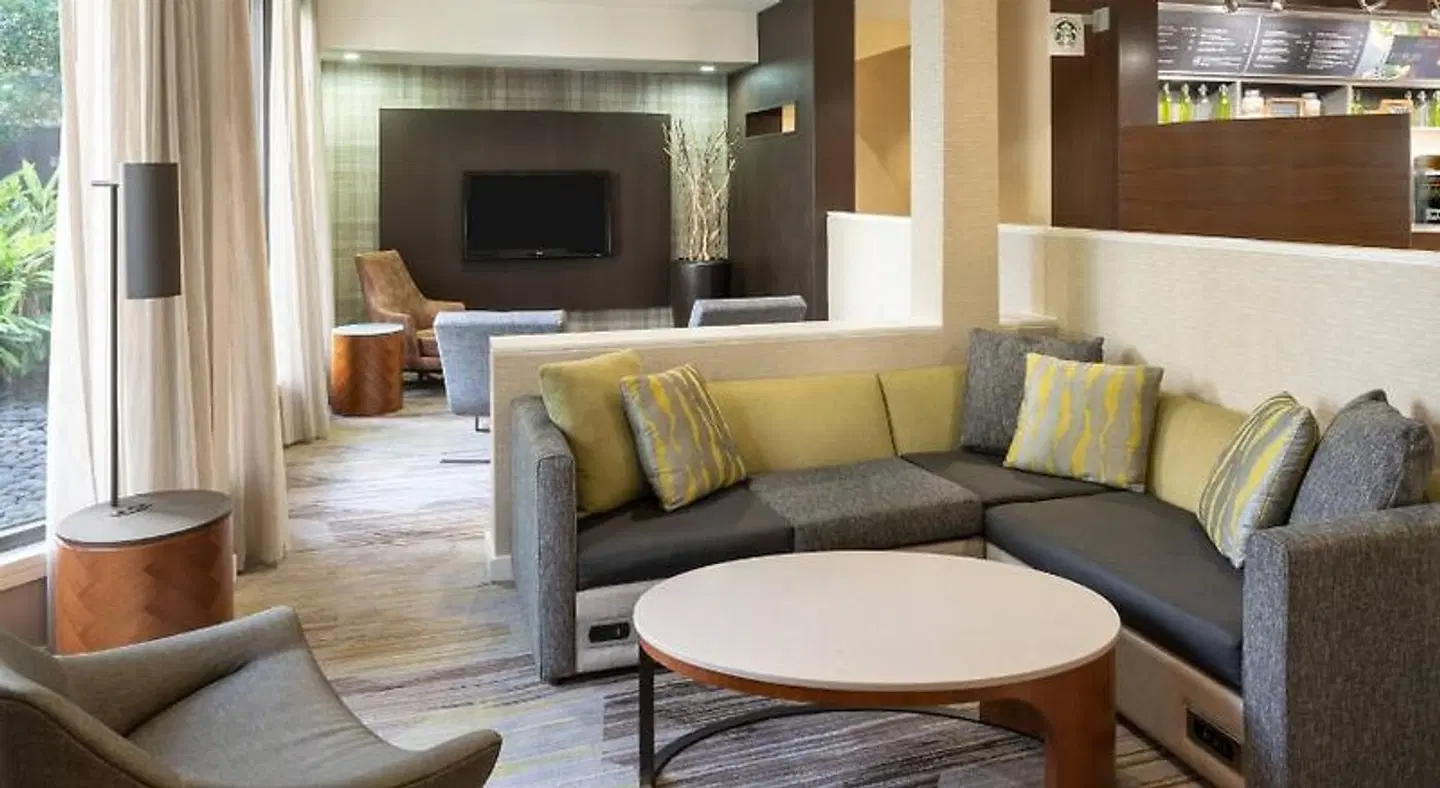 Courtyard by Marriott Orlando Airport LOUNGE_LOBBY