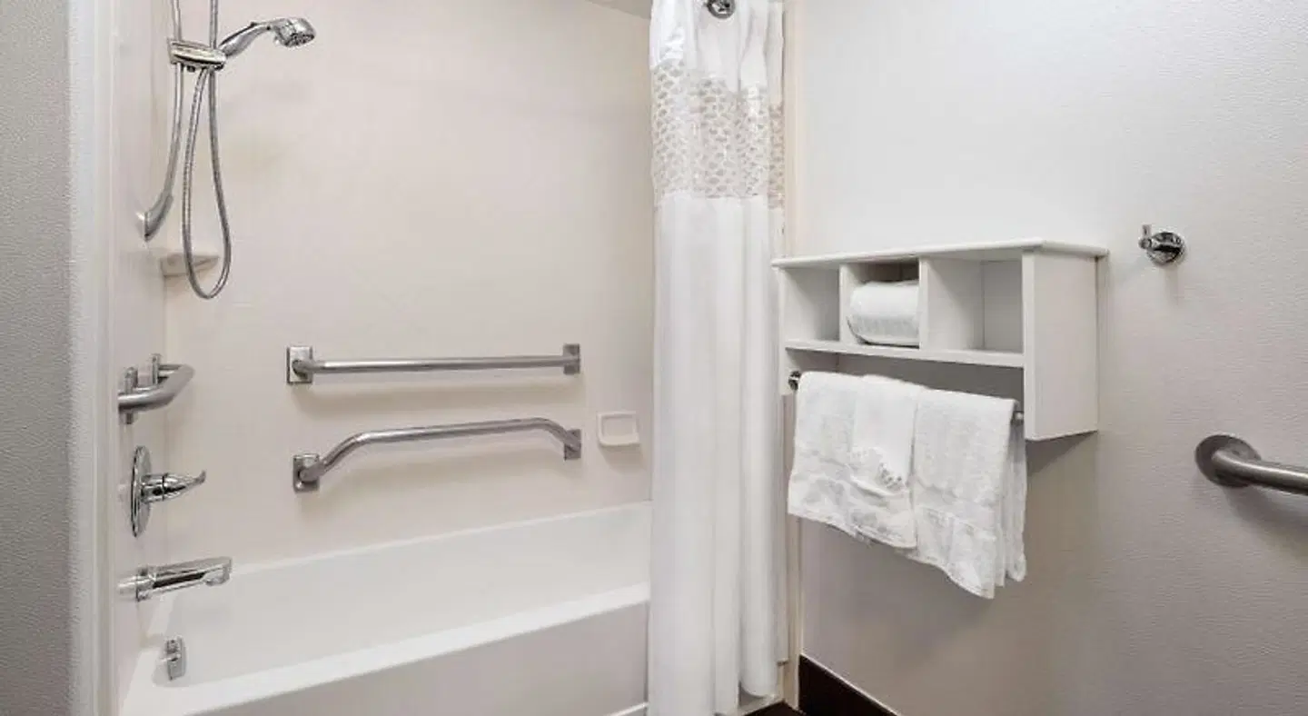 Hampton Inn Loveland Badezimmer
