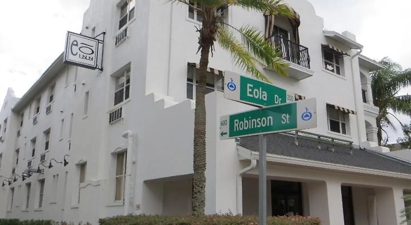 EO Inn & Spa EXTERIOR