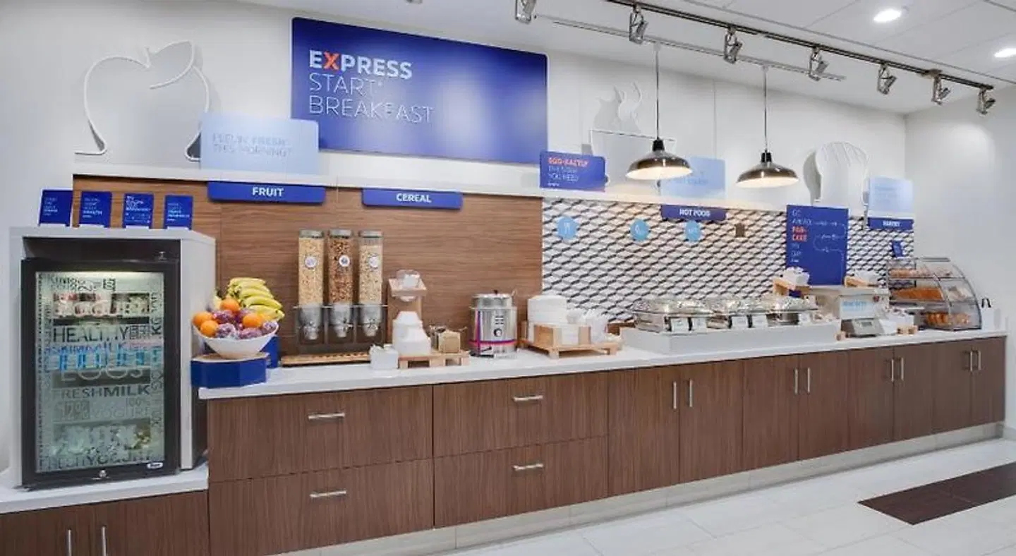 Holiday Inn Express & Suites Ft. Lauderdale Airport/Cruise by IHG Bar
