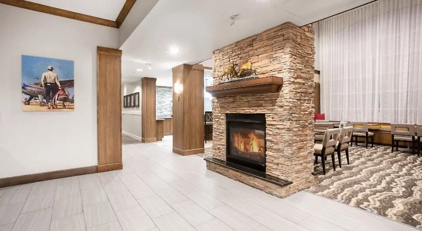 Staybridge Suites Denver International Airport by IHG LOUNGE_LOBBY