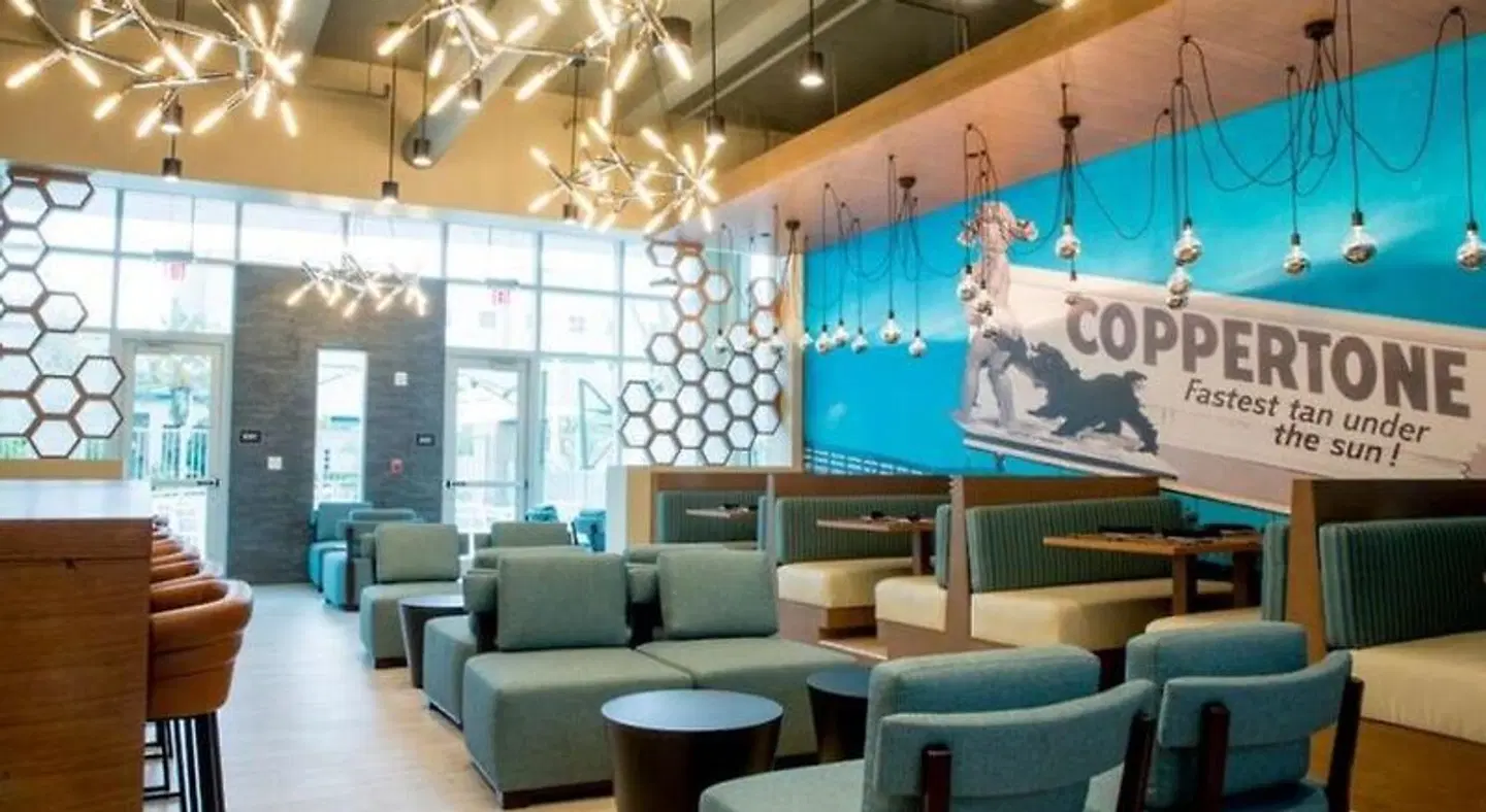 Four Points by Sheraton Miami Airport Bar