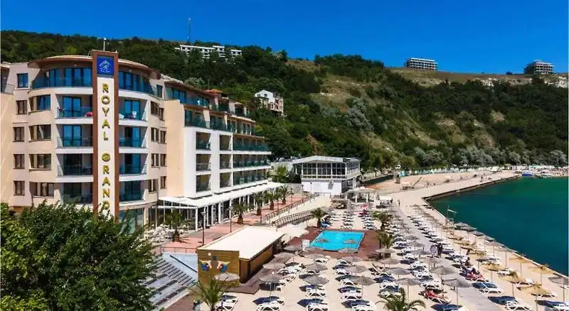 Royal Grand Hotel and Spa - All Inclusive — ChIJP77ZdMsUpUAR8E-_aRKgAAM,ChIJB7QAr9LcpEARzMiLJTpi-M8