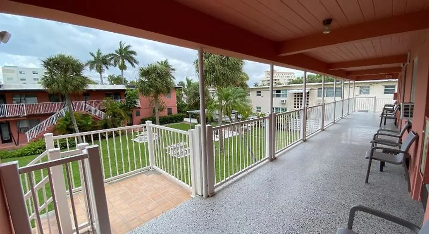 Rolo Beach Hotel Terrasse