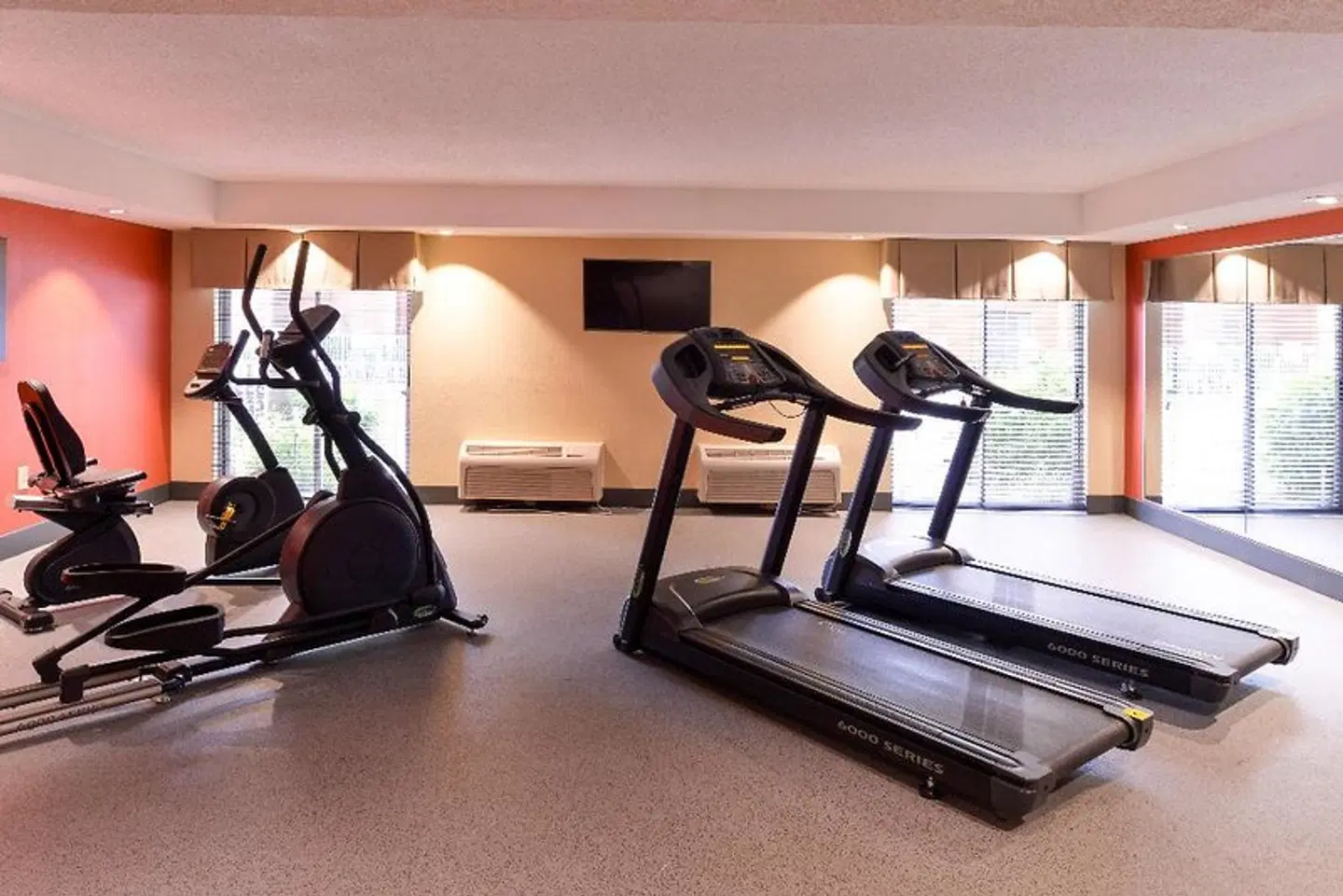 Holiday Inn Express Clearwater East - Icot Center SPORTS_AND_LEISURE