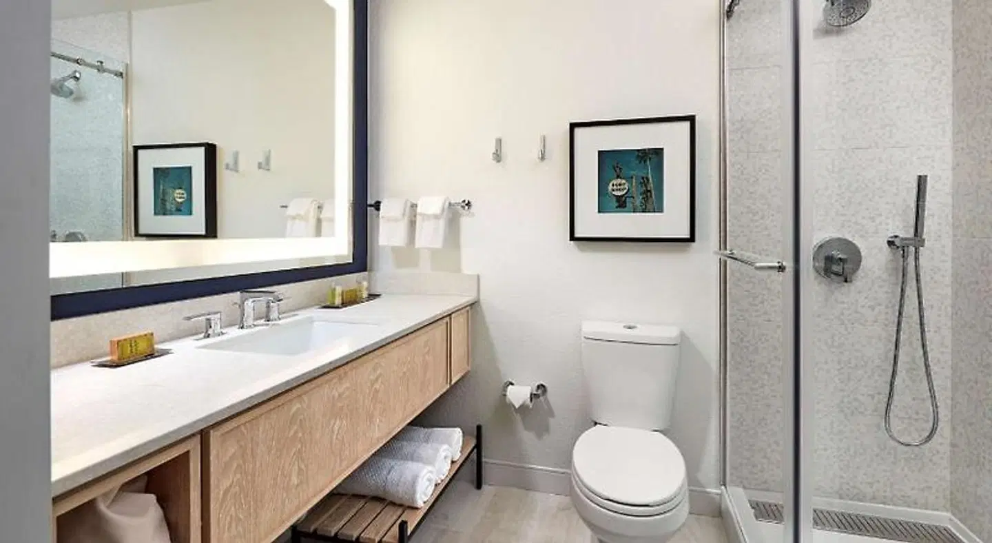 Hotel MdR Marina del Rey - a DoubleTree by Hilton Badezimmer