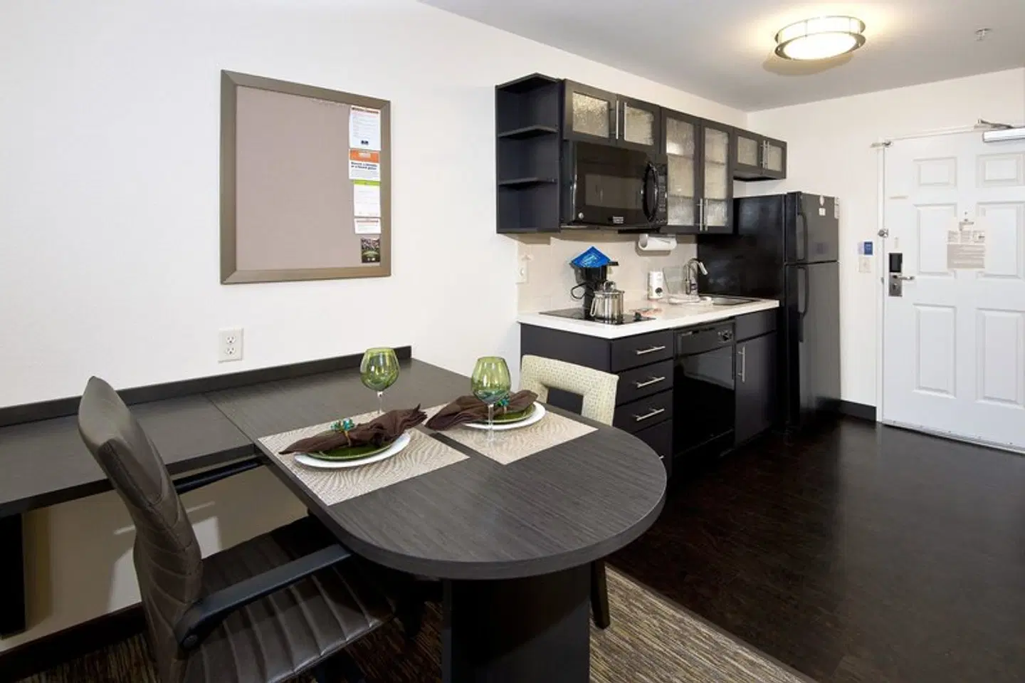 Candlewood Suites Greeley by IHG Restaurant
