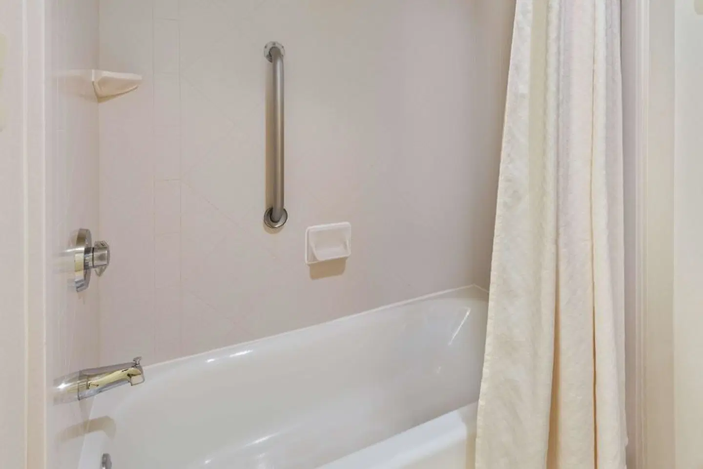 Homewood Suites by Hilton Princeton Badezimmer