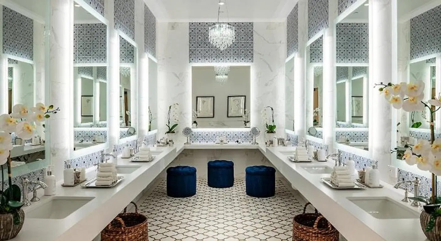 Westlake Village Inn Badezimmer