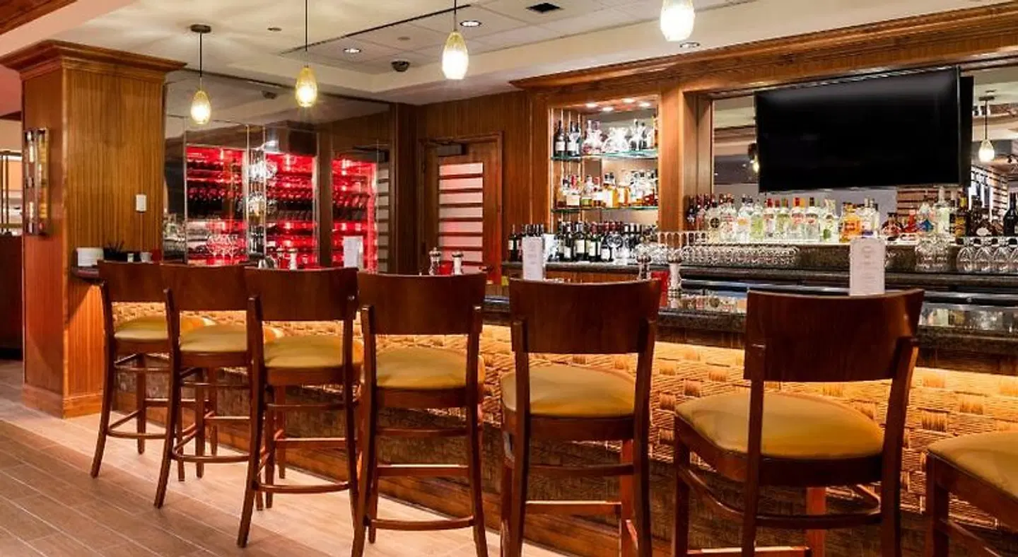 Horseshoe Black Hawk Bar