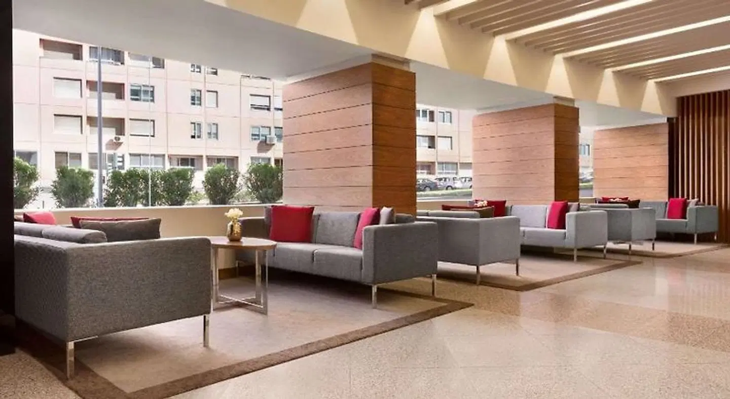 Ramada by Wyndham Lisbon LOUNGE_LOBBY