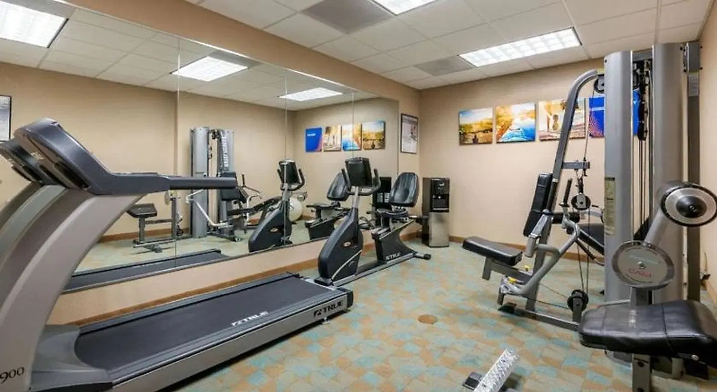 Comfort Inn & Suites Northeast - Gateway SPORTS_AND_LEISURE