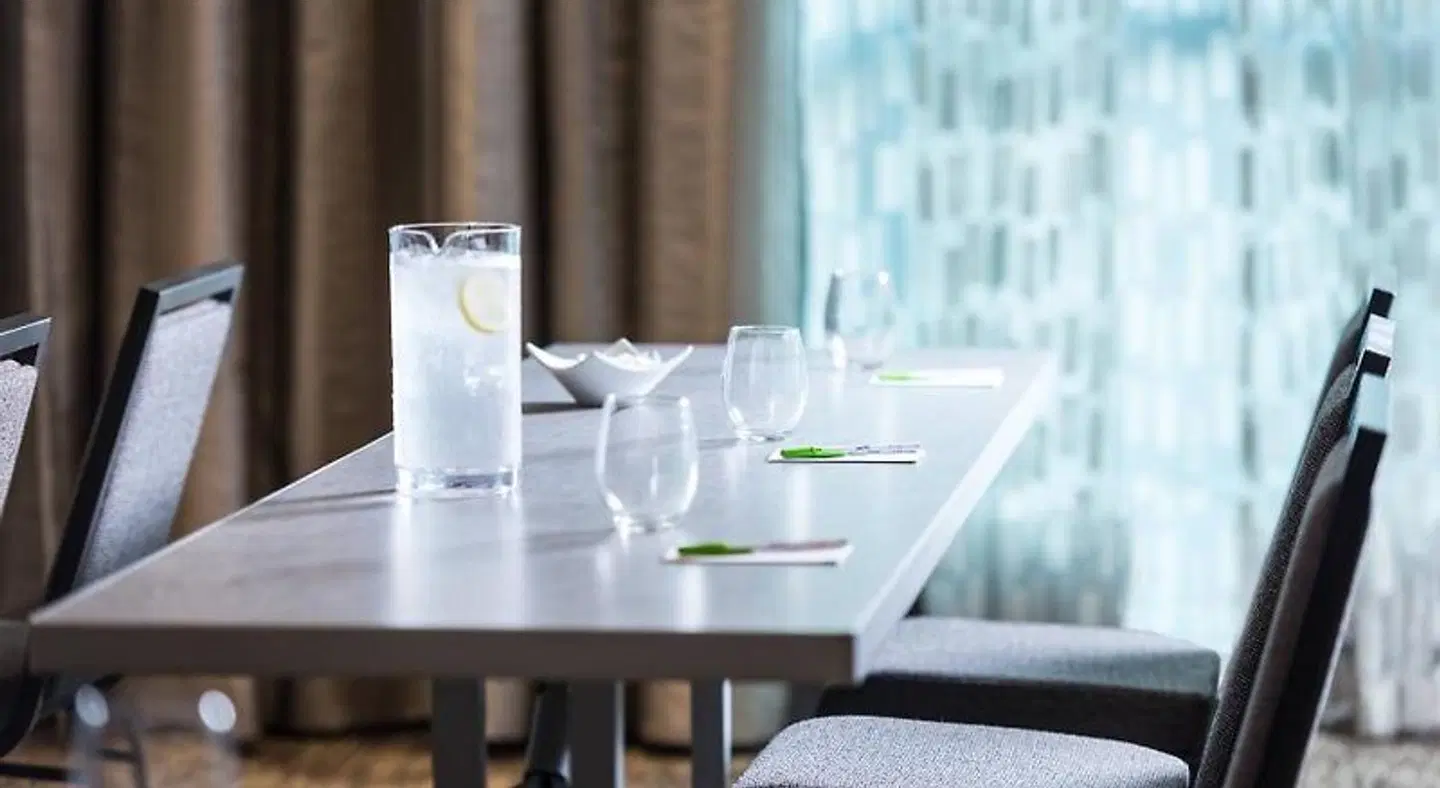Courtyard by Marriott Edgewater NYC Area Restaurant