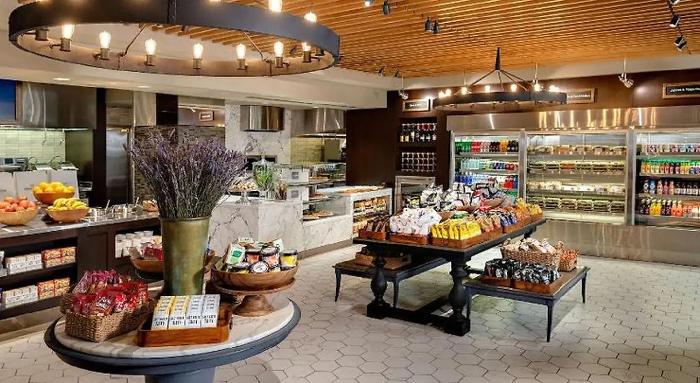 The Hilton Club - New York Restaurant