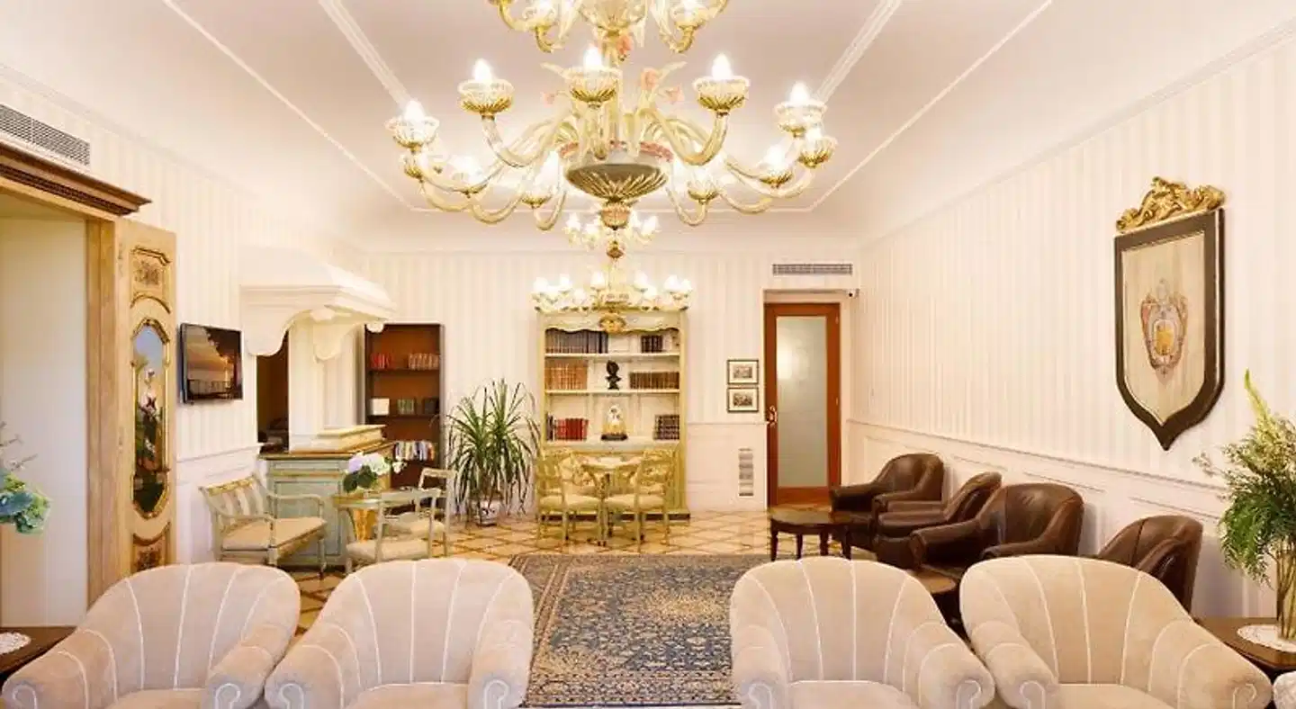 Palazzo Guardati Lobby