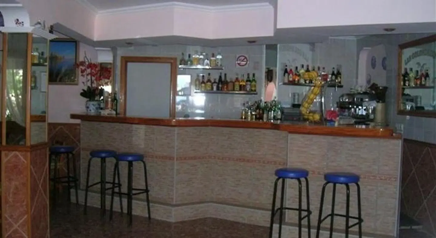 Las Tres Golondrinas Hostal Bar