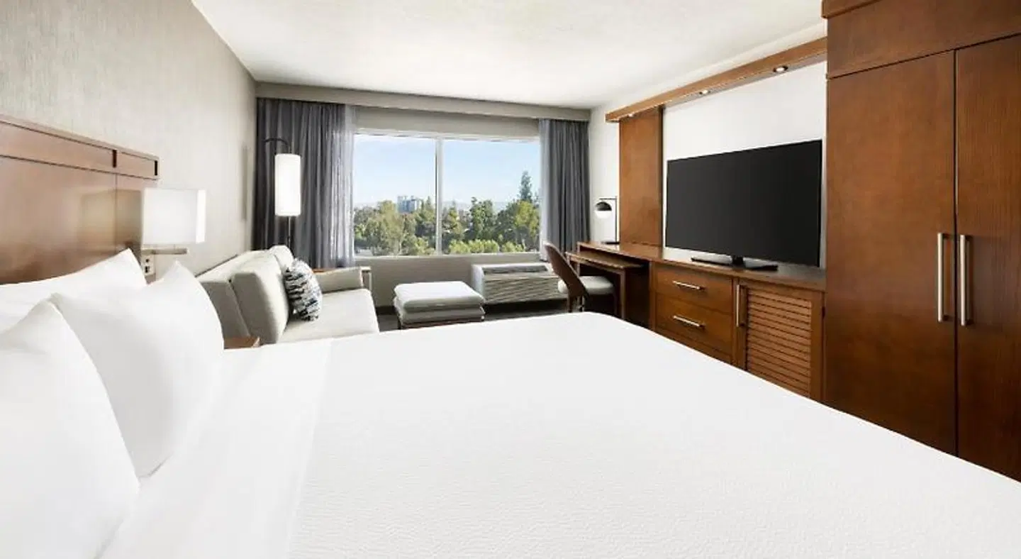Courtyard by Marriott Los Angeles Woodland Hills ROOM_EXAMPLE