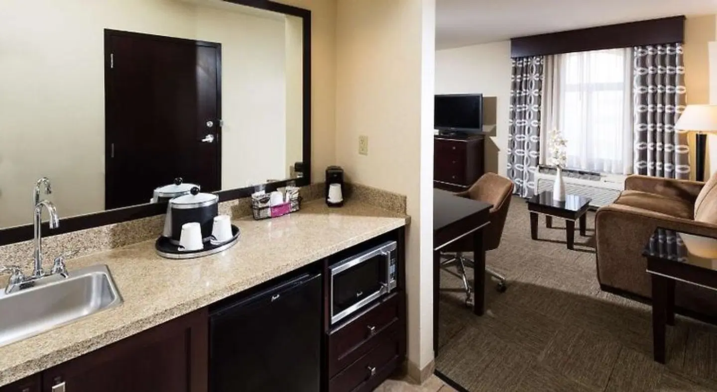 Hampton Inn & Suites Las Vegas South ROOM_EXAMPLE