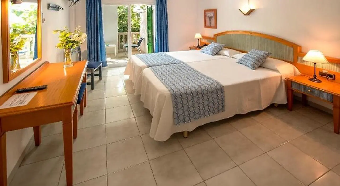 Hotel Martorell ROOM_EXAMPLE