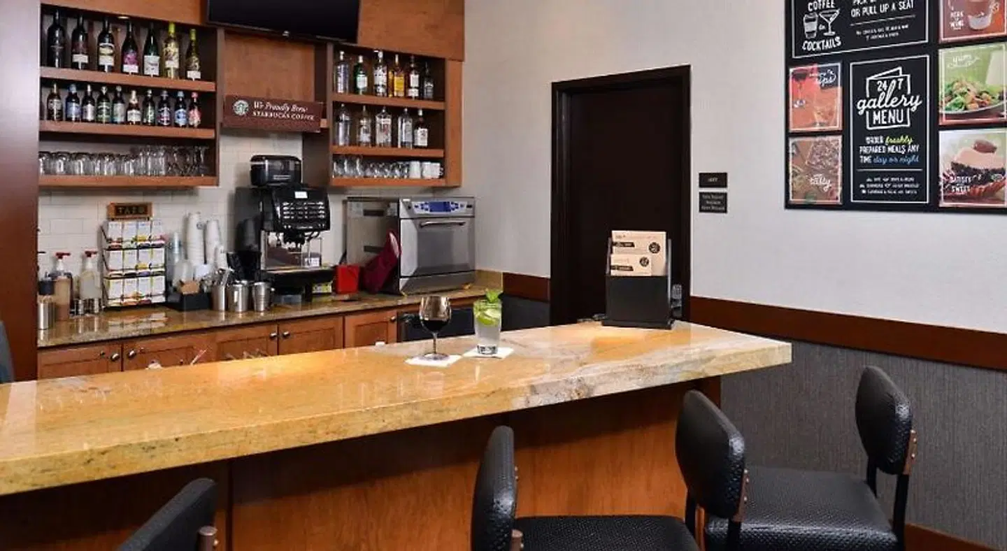 Hyatt Place Garden City ROOM_EXAMPLE