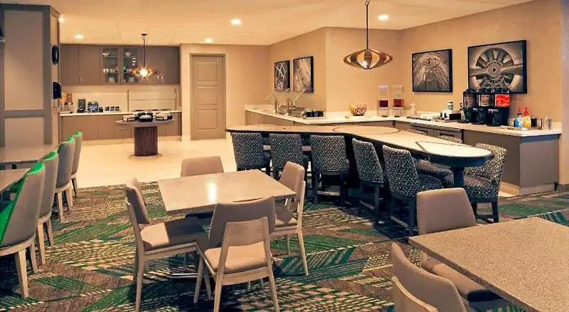 Homewood Suites by Hilton Los Angeles International Airport – Hotelfoto