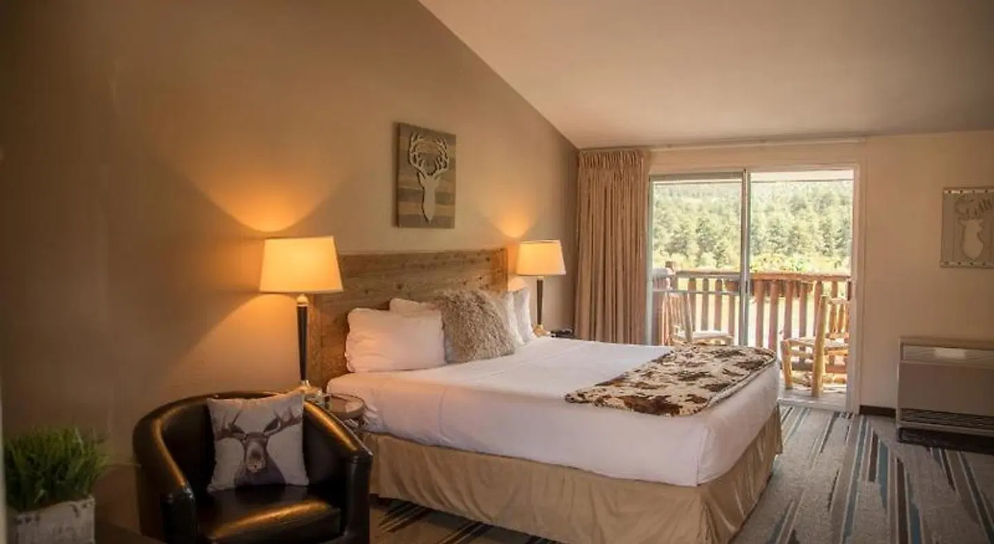 Alpine Trail Ridge Inn ROOM_EXAMPLE