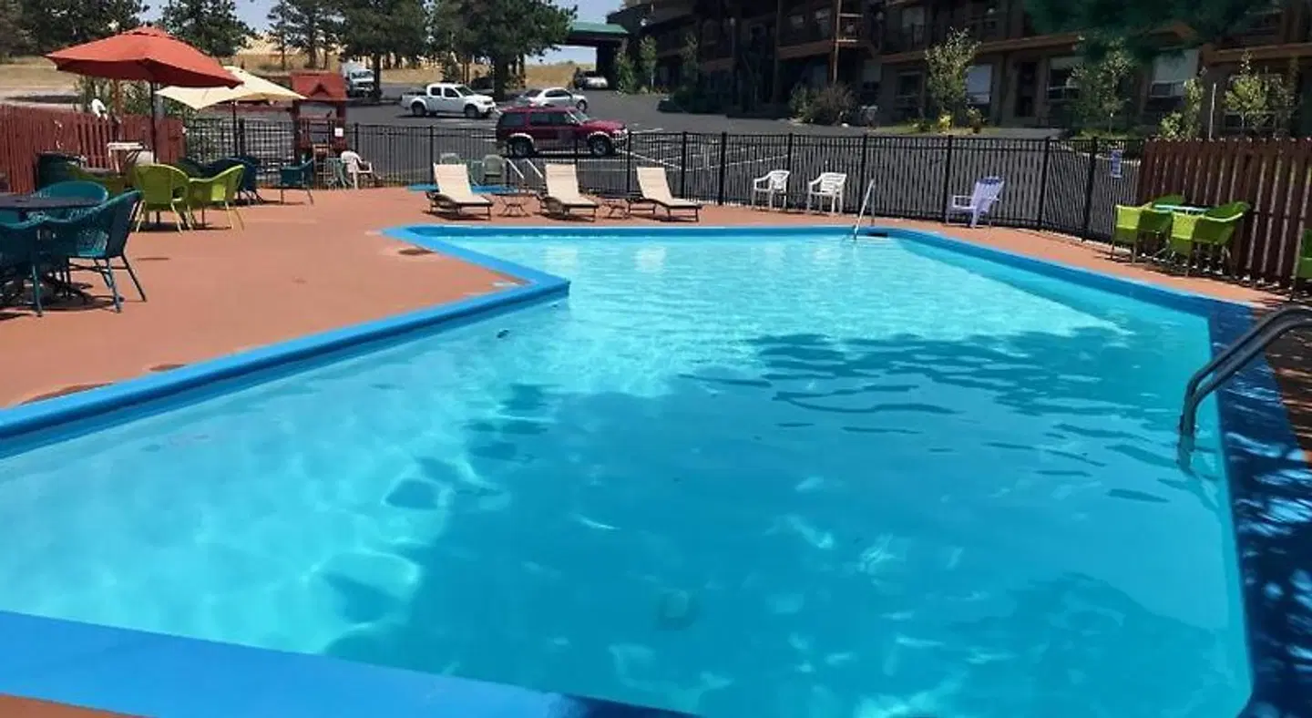 Hotel Estes OUTDOOR_POOL
