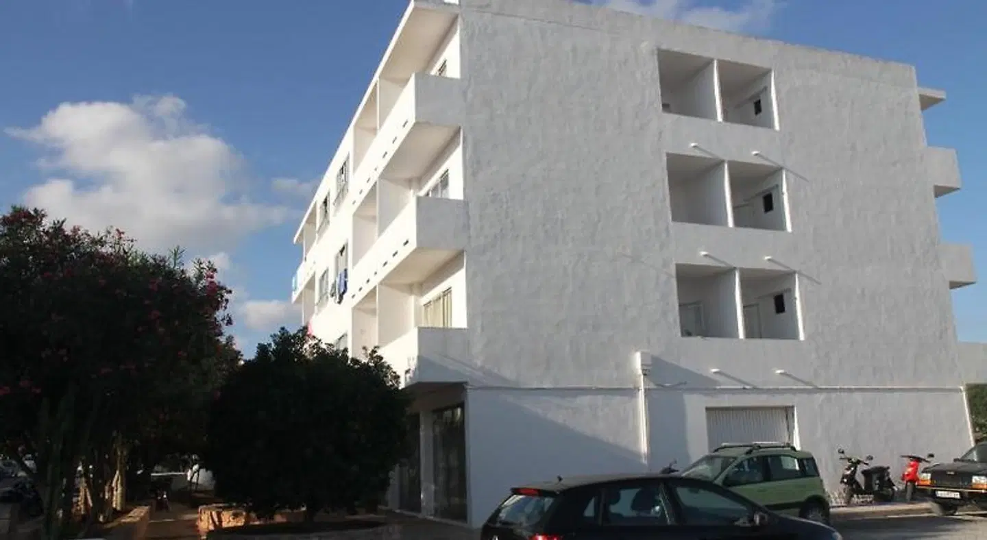 Maria EXTERIOR