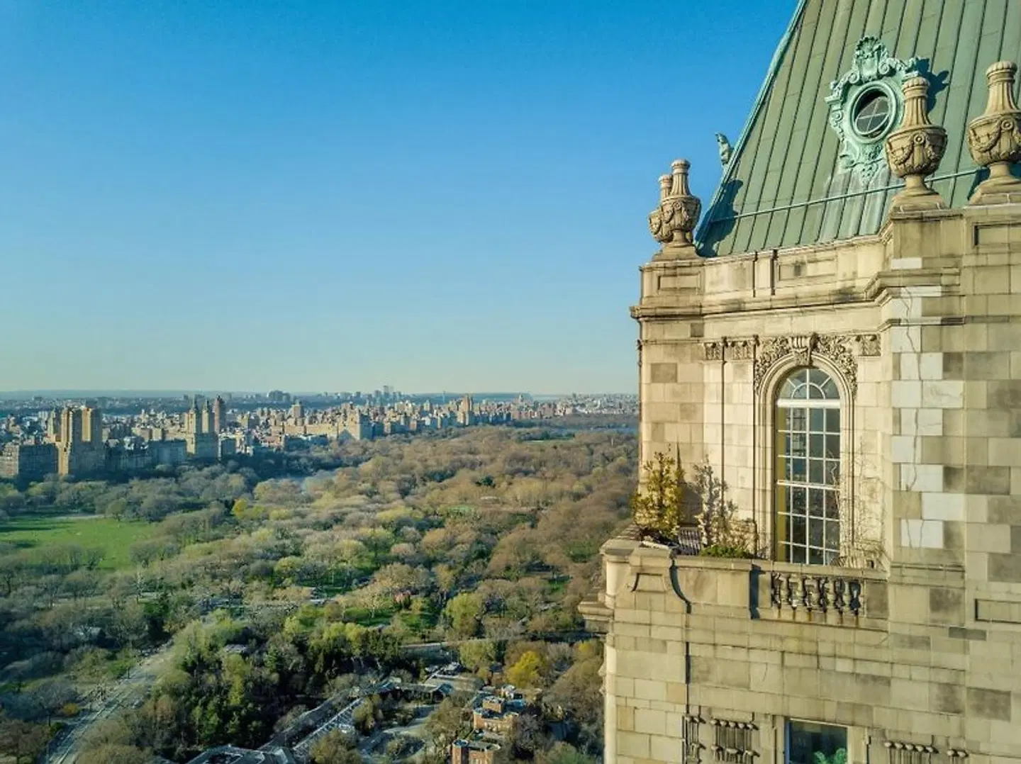 The Pierre, A Taj Hotel, New York EXTERIOR