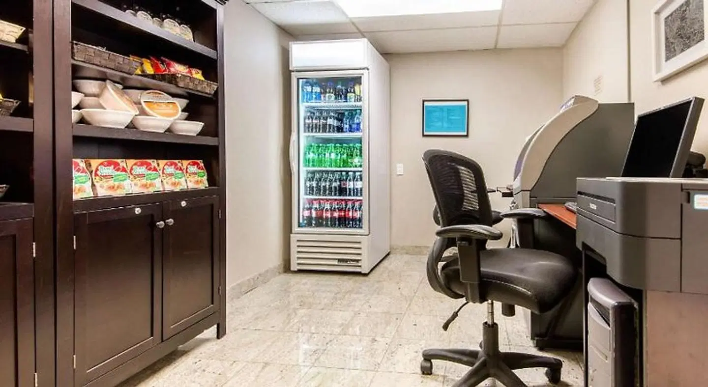 Quality Inn & Suites Mississauga SPORTS_AND_LEISURE