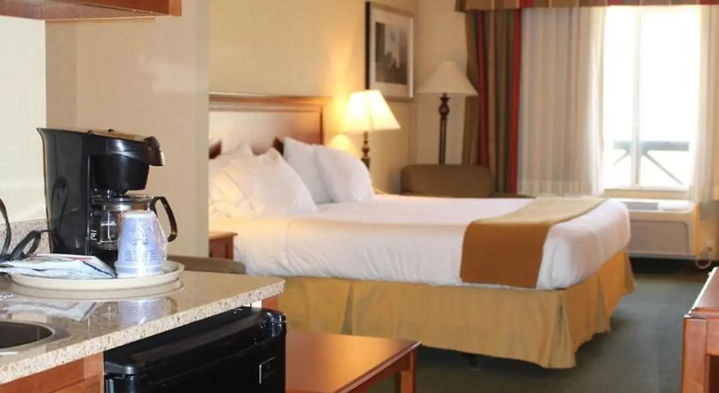 Holiday Inn Express & Suites Tehachapi Hwy 58/Mill St. by IHG ROOM_EXAMPLE