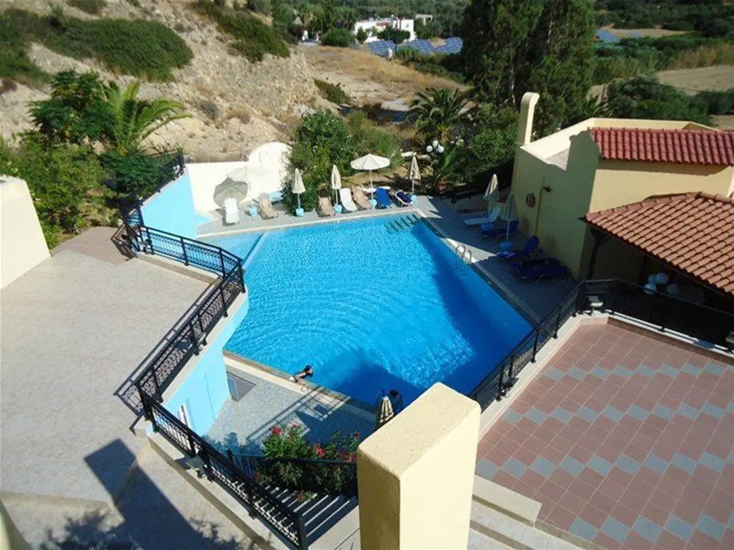 Melissa Hotel OUTDOOR_POOL