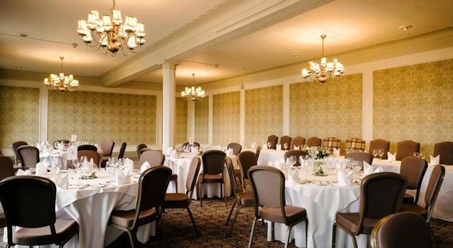 Macdonald Forest Hills Hotel & Spa Restaurant
