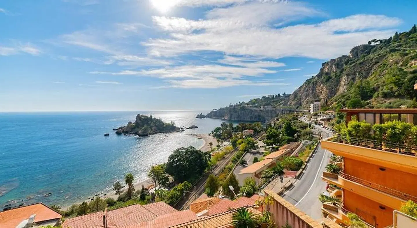 Mendolia Beach Hotel LANDSCAPE