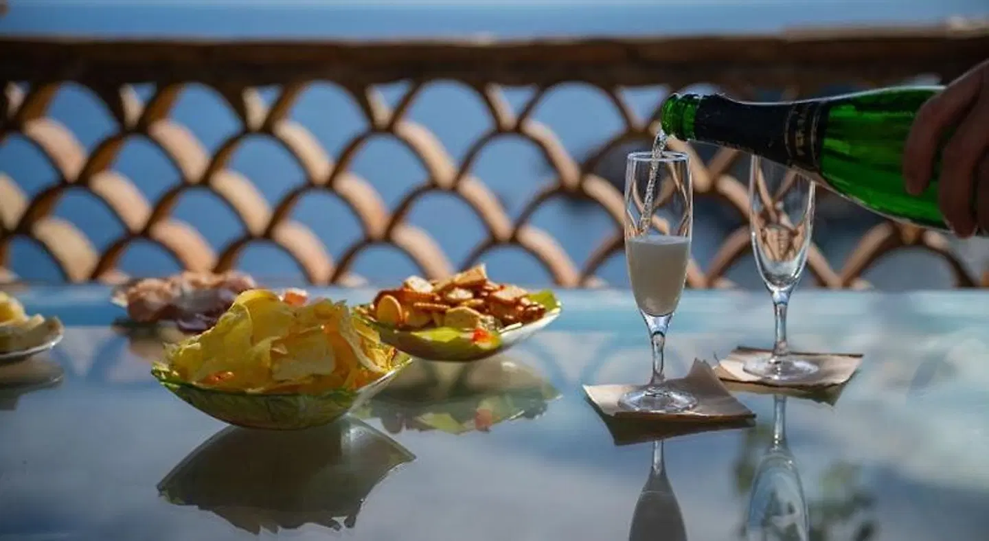 Mendolia Beach Hotel Restaurant