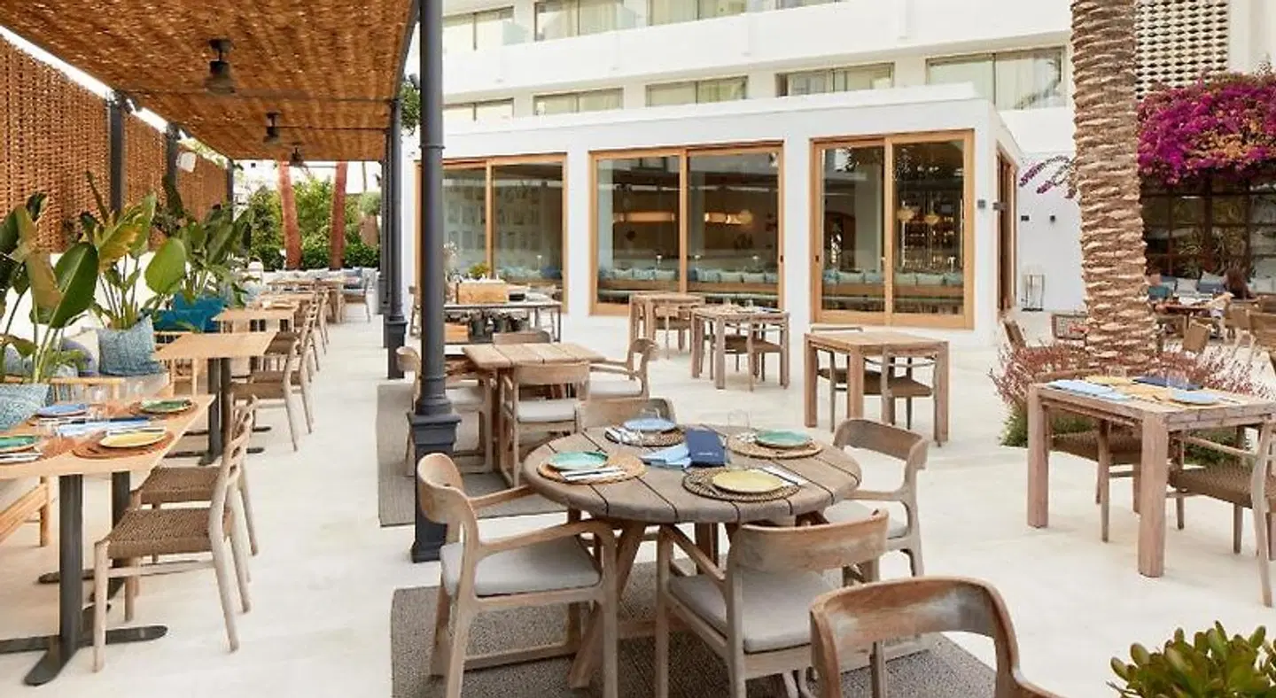 Tres Torres Restaurant