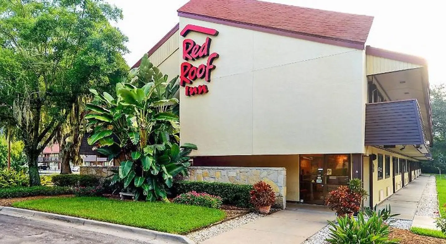 Red Roof Inn Tampa Fairgrounds EXTERIOR