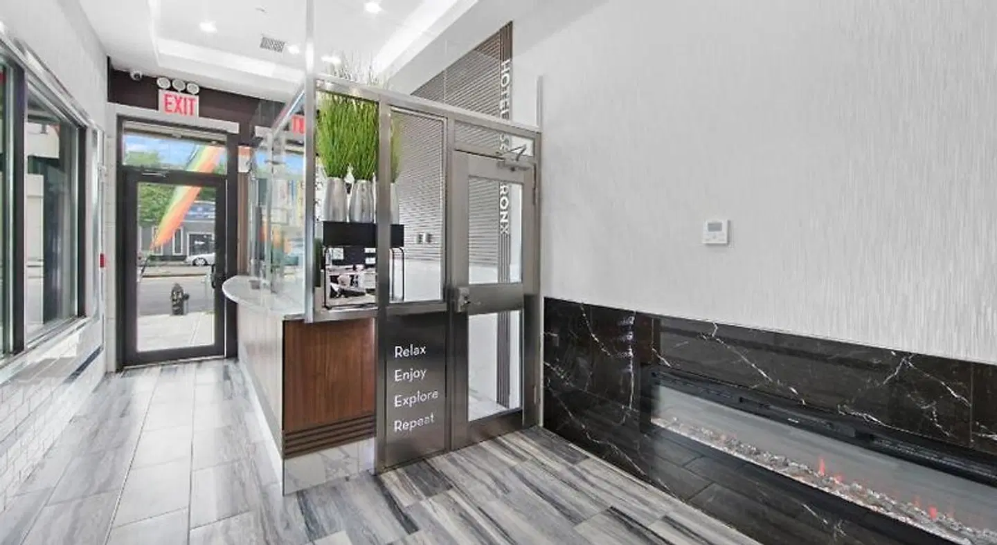 Hotel 365 Bronx ROOM_EXAMPLE