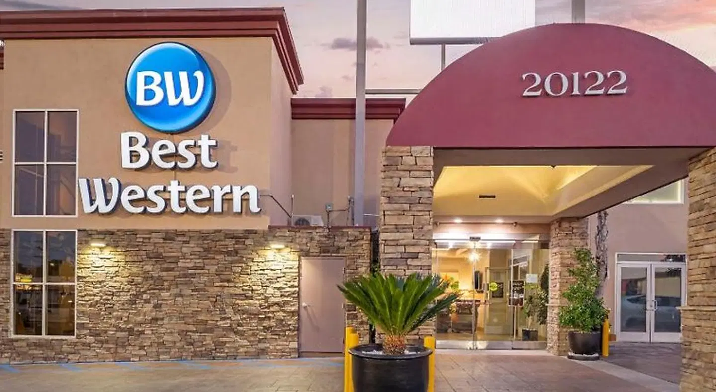Best Western Canoga Park Motor Inn EXTERIOR